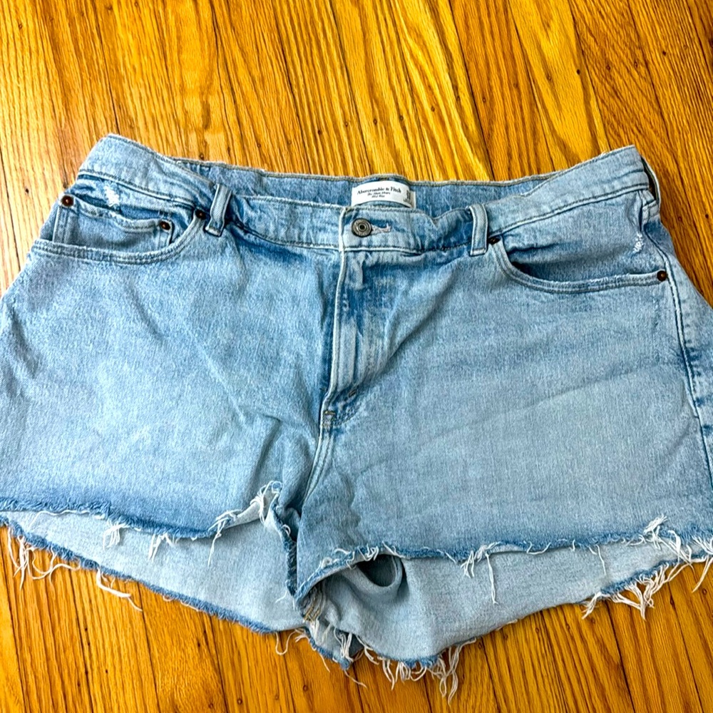 Abercrombie - Mom Short